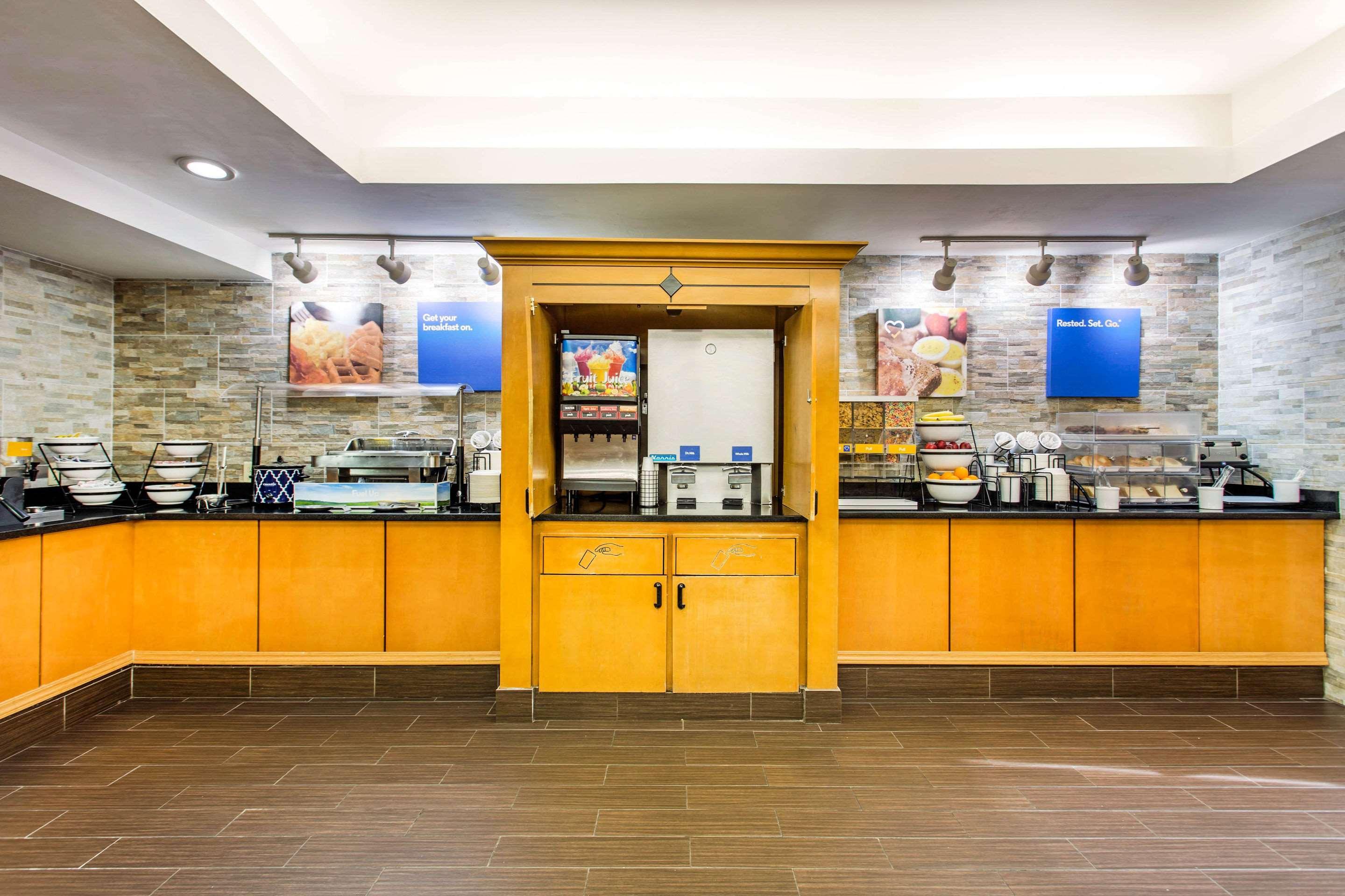Best Western Plus Raleigh Crabtree Valley Hotel Esterno foto