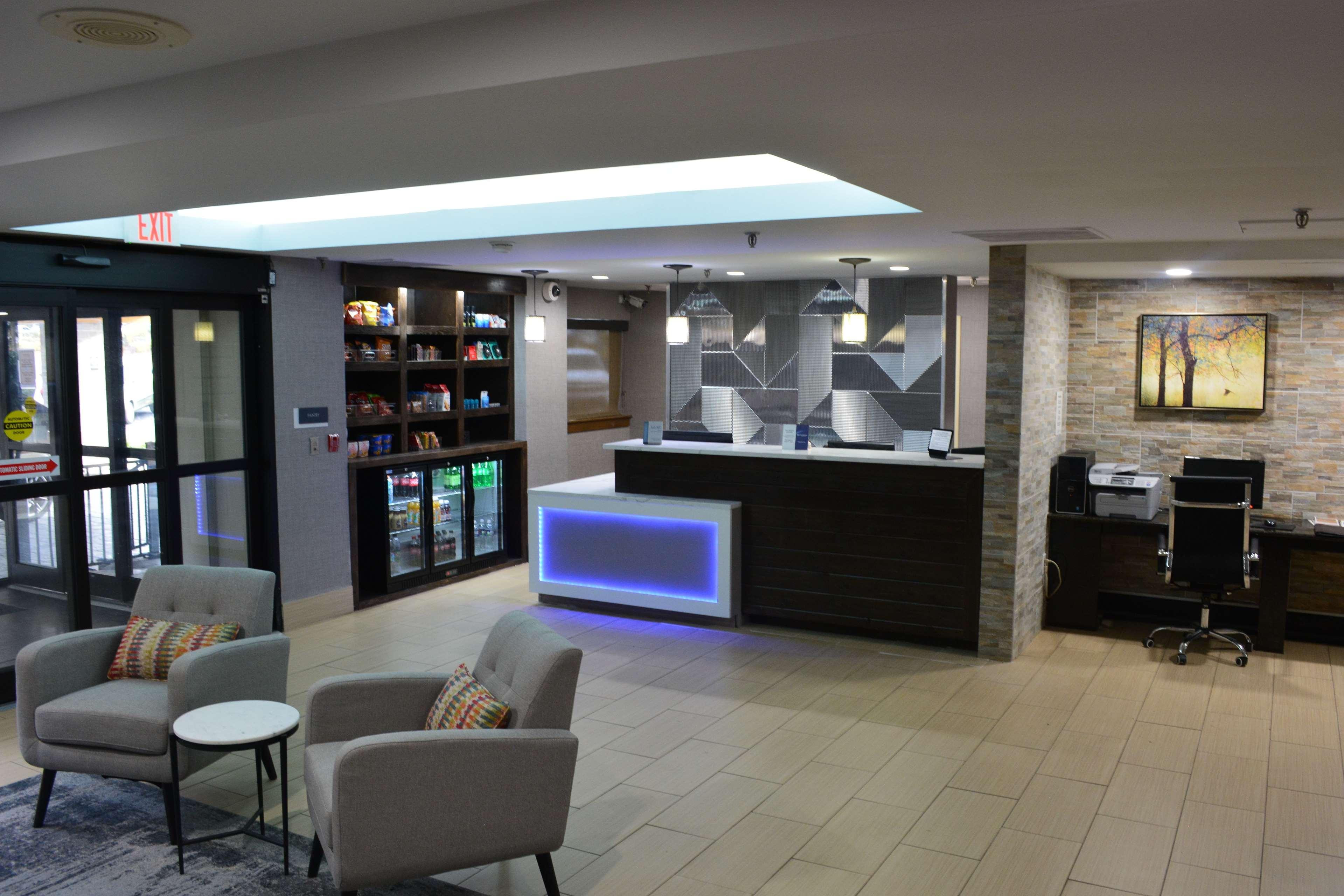 Best Western Plus Raleigh Crabtree Valley Hotel Esterno foto