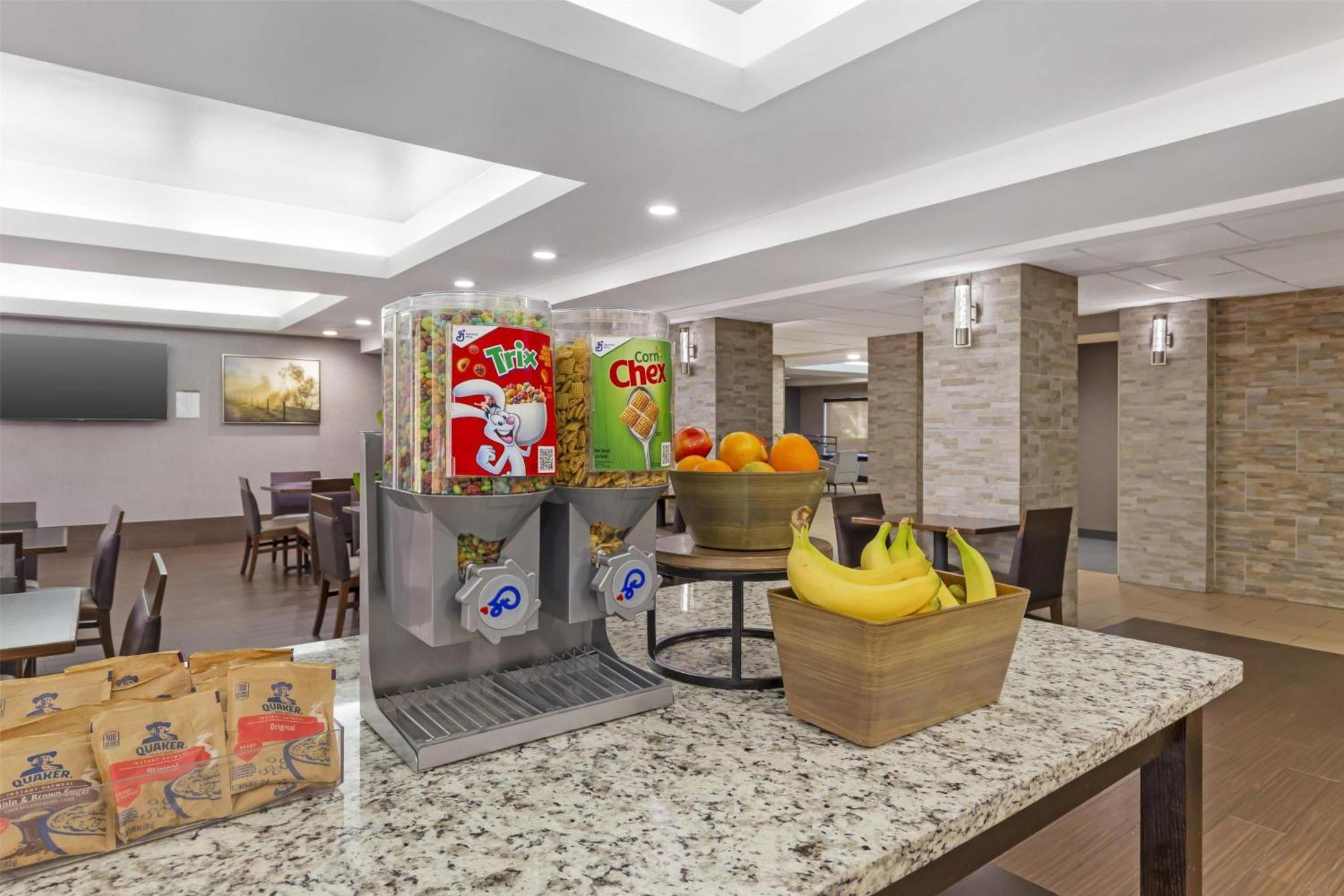 Best Western Plus Raleigh Crabtree Valley Hotel Esterno foto